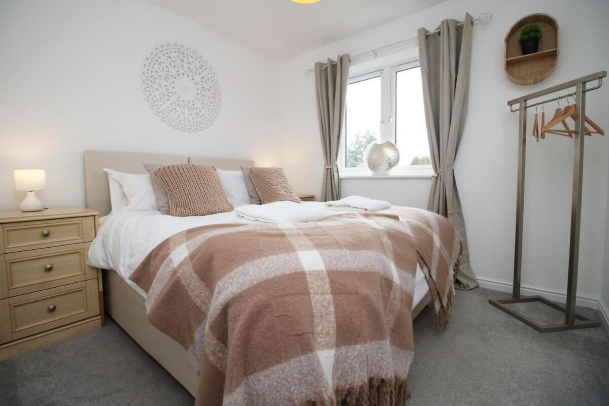 Buxton Way By Ty Sa - 3 Bedroom House Royal Wootton Bassett Esterno foto
